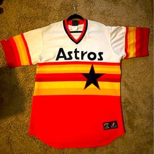 Men’s XXL Houston Astros team shirt.